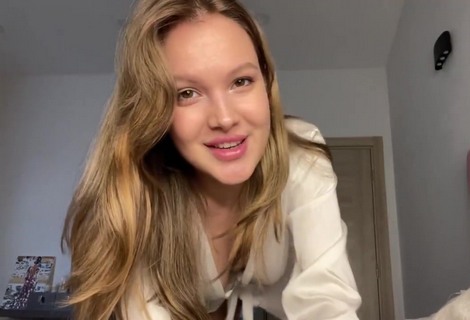 Красавица жена записала мужу в дорогу виртуальное секс послание, чтобы было на что дрочить, а не изменять